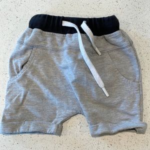Little bipsy gray sweat shorts 12-18 months